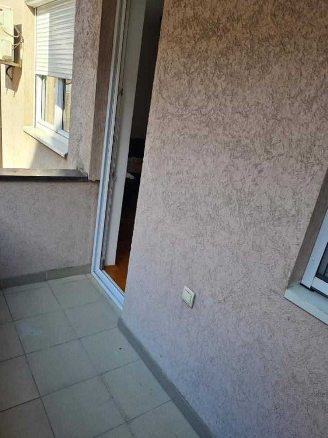 Lux Apartment Rose 2 60M2 Kragujevac Ngoại thất bức ảnh