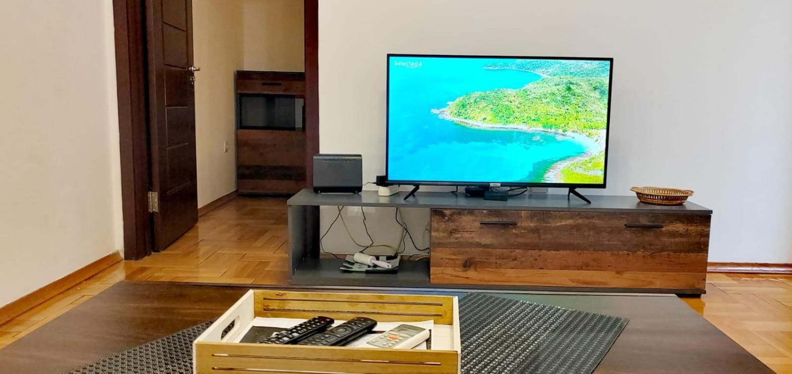 Lux Apartment Rose 2 60M2 Kragujevac Ngoại thất bức ảnh